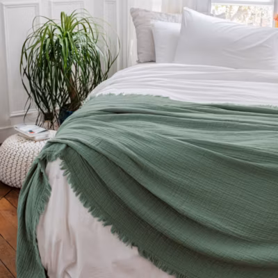 Dessus de lit 180×250 cm BREHAT 100% gaze de coton vert lichen