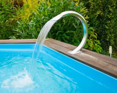 Cascade massante pour piscine Ubbink MAMBA SHOWER en inox 316L