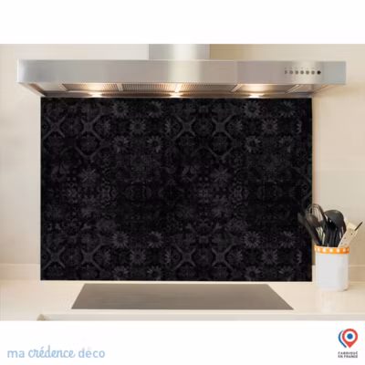 Crédence cuisine fond de hotte Carrelage et arabesque Noir – Verre trempé – L 70 cm x H 60 cm – MaCrédenceDéco